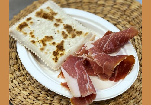 Tortello alla lastra ® e prosciutto